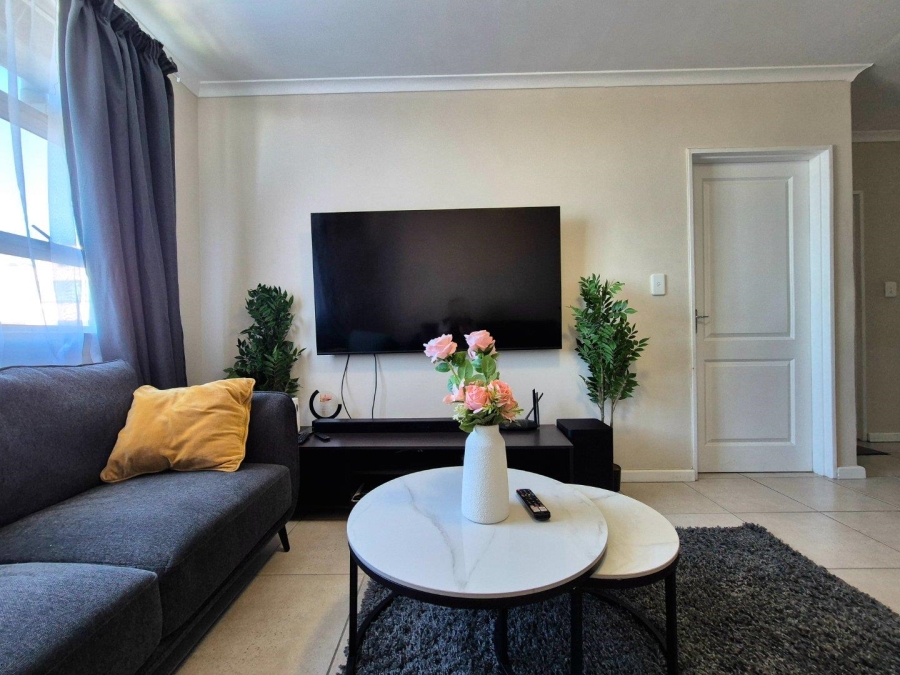 To Let 2 Bedroom Property for Rent in Wynberg Western Cape